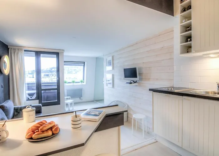 Apartment Les Marinas-10 By Interhome